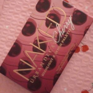 🍒 Urban Decay "Naked Cherry" Highlight and Blush Palette